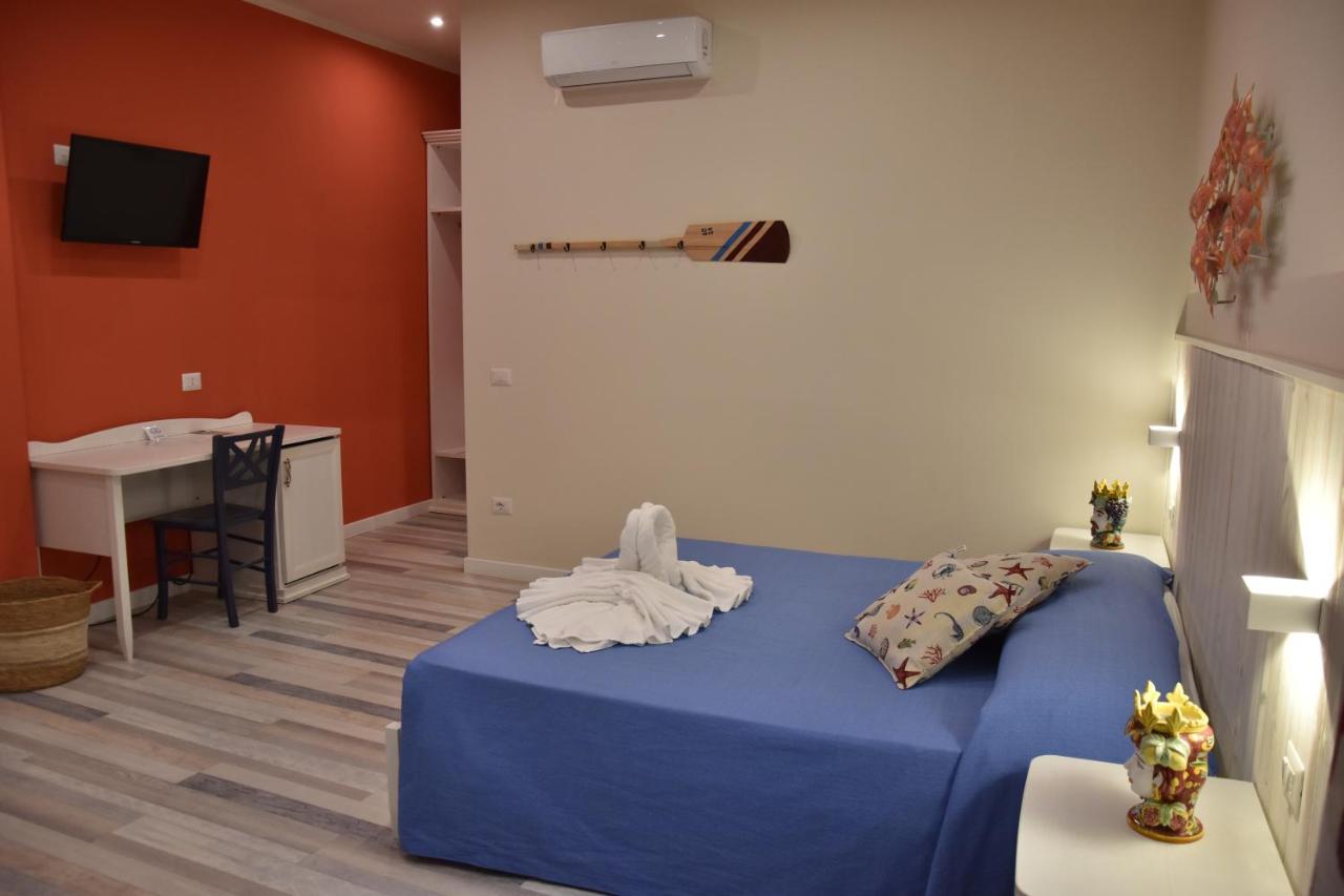 B&B Marina Blu Джардини Наксос Екстериор снимка
